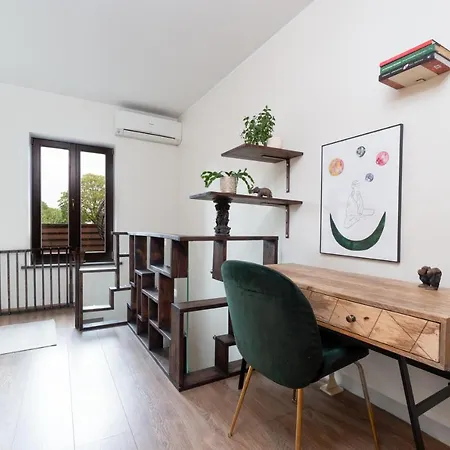 Unique 3 Floor Apartment. Garden, Great Location! Ταλίν