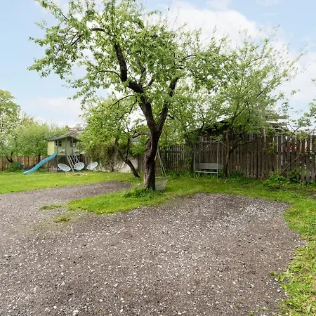 Unique 3 Floor Apartment. Garden, Great Location! Διαμέρισμα *