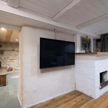 Lejlighed Unique 3 Floor Apartment. Garden, Great Location!